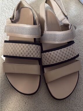 Sorel Women's Beige Strappy Velcro Sandals